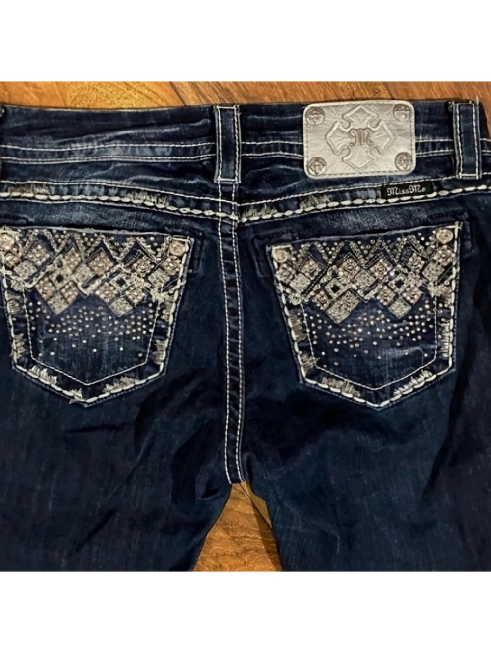 Gorgeous Miss Me Crop Jeans With Embellished Pockets 27” Inseam